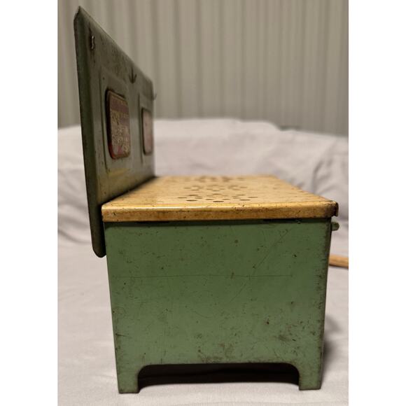 Vintage Little Orphan Annie Metal Toy Stove Oven Character Play Kitchen - Picture 7 of 11